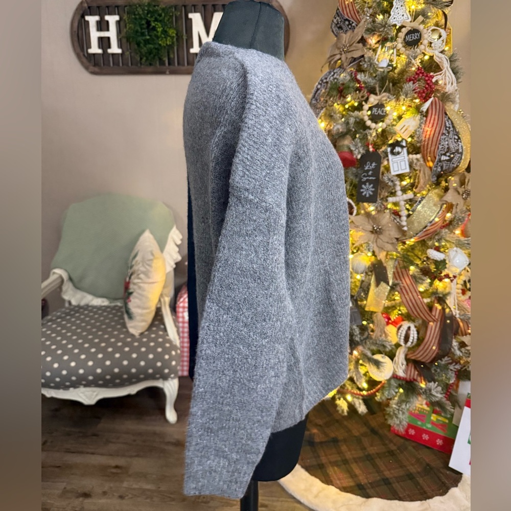Pinch • Colorblock Sweater - Picture 6 of 11